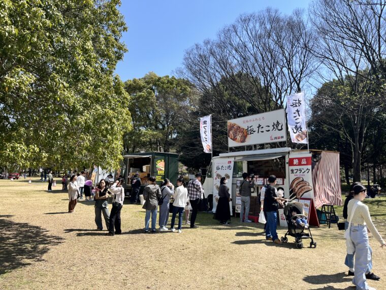 【キッチンカー開業】始める前に絶対読むべきおすすめ本5選|現場写真